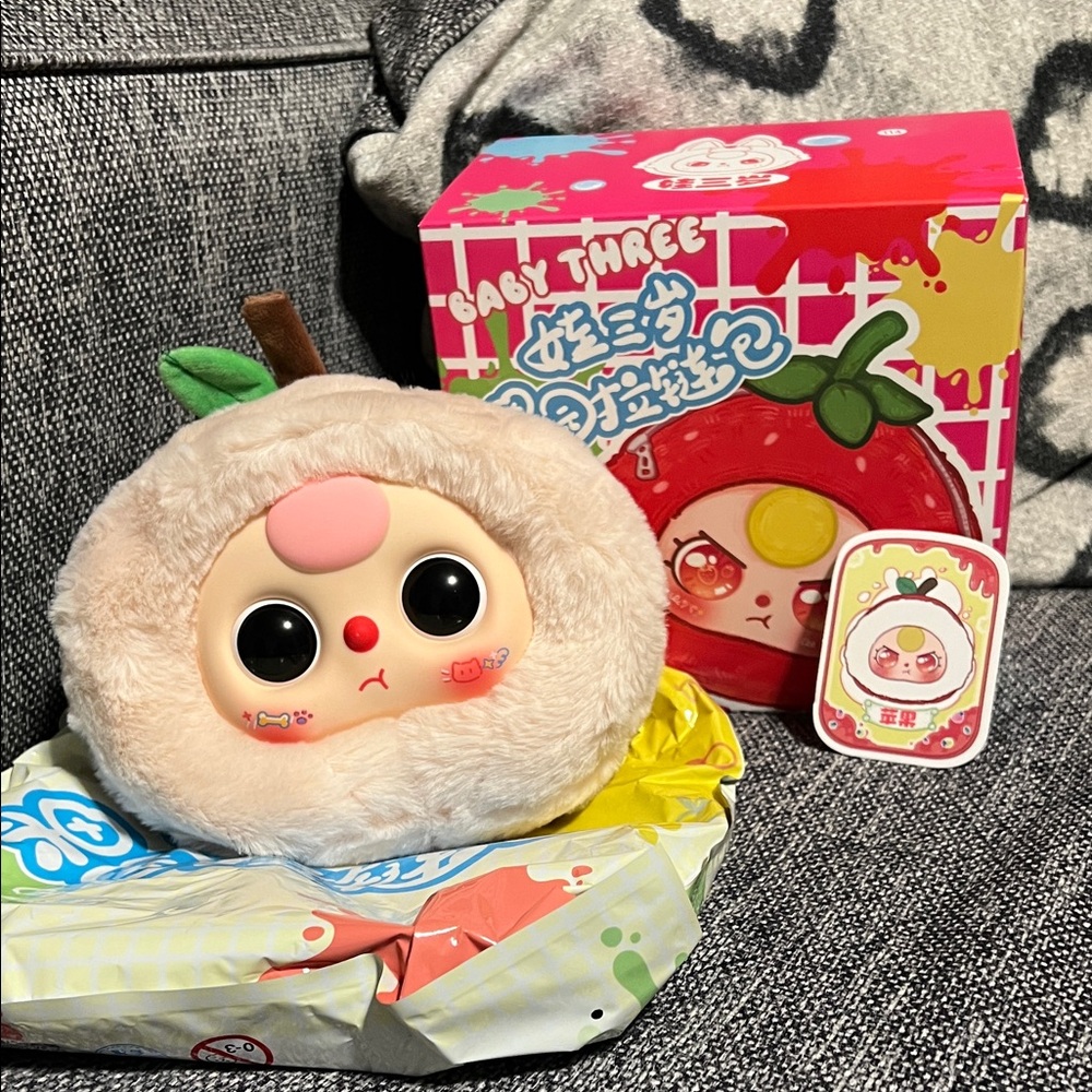 NWT Confirmed Baby Three Orchard Zipper Bag Plush- Apple